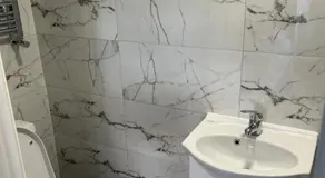ENSUITE ROOM AT HAYES - Image 5