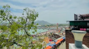 Hotel Har Ki Pauri with terrace Ganga view - Image 2