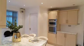 Solihull 5 Bed Home near NEC/Bham airport/JLR/HS2 - Image 3