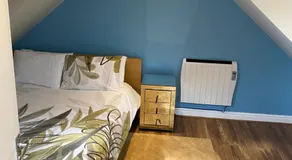 Entire 2-bedroom home by WegHomes - Image 2