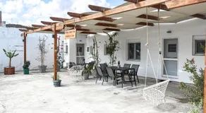 Relax under the mulberry tree - Image 2