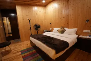 THE HIMALAYAN LIVING WHISLING PINES HOME STAY - Image 2
