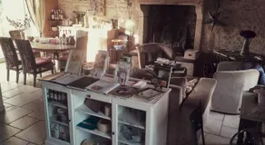 Authentique Chambres avec Tables d'hôtes et Gîte Rural de Ferme de la Fontenille - Image 4