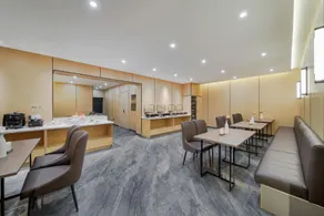 Platinum Hotel (Zhoukou Dancheng No.1 High School Branch) - Image 4