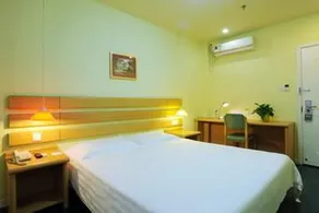 Home Inn Neo Leshan Central Food Street - Image 5