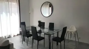 Haut de maison tout confort avec jardin et balcons - Image 3