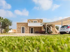 Luxurious Villa with Swimming Pool in Capilungo - Image 3