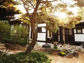 Rakkojae Seoul Bukchon Hanok Village - Korean Traditional Hanok Hotel - Image 4