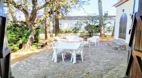 Villa Arc by Vacay L’Escala | Piscina comunitaria - Image 4
