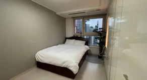 # Hotel Style # Cozy # Gangnam Plastic # Super Station Area # High-rise City View # Airport Bus # Comfort in the City # Gangnam-daero # Chromecast - Image 2
