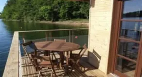 Chalets flottants lac saint Étienne Cantales - Image 2