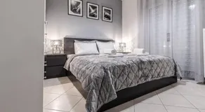 Luxury Beach House - Image 2