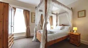Bacchus Hotel - Image 2