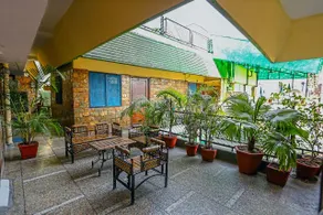 Hotel Embassy - Image 4