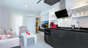 Twin Apart Hotel - Image 5