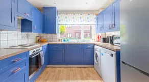 Bright 3 Bedroom House with Terrace 16 mins to Big Ben - Image 5