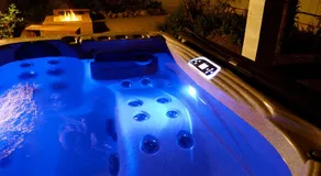 Relax at Artist's Secret Garden, KOI Pond & Jacuzzi, 4 BIG groups - Image 4