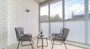 Lotus Oasis 1BR w Free Parking - Image 4