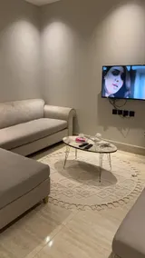 Studio bedroom and living room - Image 2