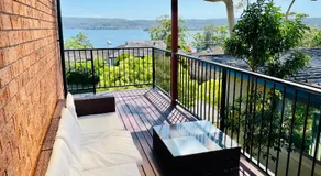 Spacious getaway with panoramic water & mountain views - Image 2