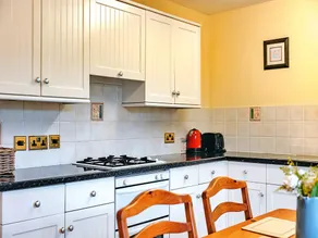 bedroom cottage in Dorrington, No Deposit - Image 4