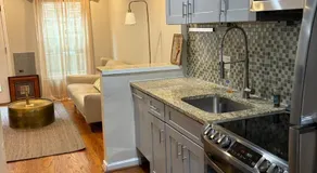 Downtown House Free On-site Parking A - Image 3