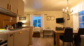 Anitas Waterfront Cabins - Image 2