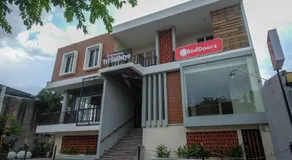 RedDoorz Plus near UMS Solo 2 - Image 4