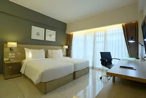 TreePark Hotel Karawang - Image 2