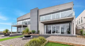 KENNEDY EXECUTIVE TOWNHOUSE - Image 4