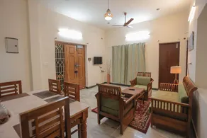 Comfy 2BHK Near Rock Beach - Image 3