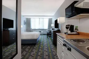 Victoria Airport/Sidney Travelodge - Image 5