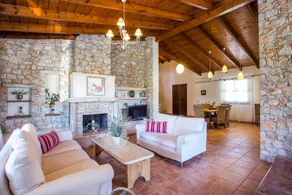 Sunny Countryside Villa - With private pool - Image 3