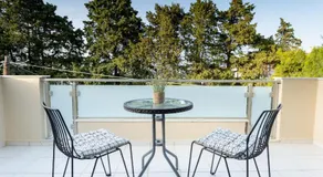 Comfortable 3-Bedroom Seaside Maisonette - Image 3