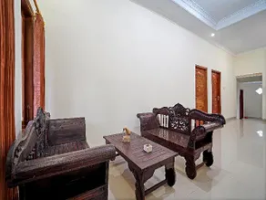 OYO 90869 Happy Homestay Syariah - Image 5