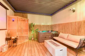 Suite Royale Jacuzzi & Sauna Privé  _ Yeswebook - Image 5