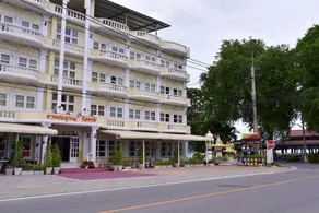 Haad Somboon House - Image 5