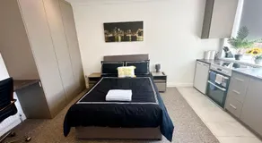 Bright Modern, Private Apartment,15 Mins To Central London - Image 4