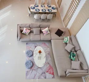 Hill home - Image 3