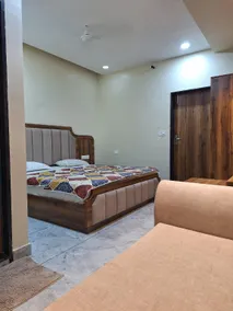 Hotel Oasis - Image 2