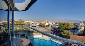Custo Club - Image 3