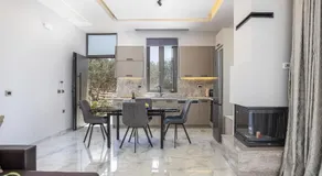 Villa Me - With Private Pool - Image 4