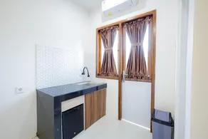 Urbanview Hotel Syariah The Ragunan Residence - Image 3