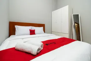 RedDoorz near RS Sari Asih Cipondoh - Image 1