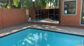 OR Tambo Self Catering Apartments, The Willows - Image 4