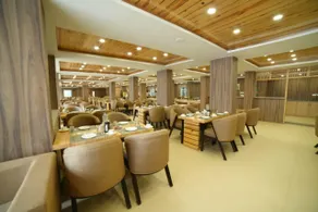 Hotel Jairam Way Bay - Image 2