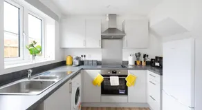 Fortified Three Bedroom Home Bristol - Image 4