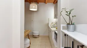 Cristina's House, Elegant Boho residence walk to Adamas Port - Image 5