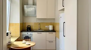 Modern 2-room flat in the city center - Image 3