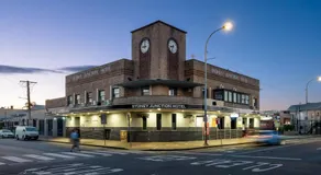 Sydney Junction Hotel - Image 4